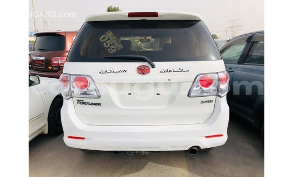 Sayi Imported Toyota Fortuner White Mota in Import - Dubai a Burkina Faso Sayi Imported Toyota Fortuner White Mota in Import - Dubai a Burkina Faso