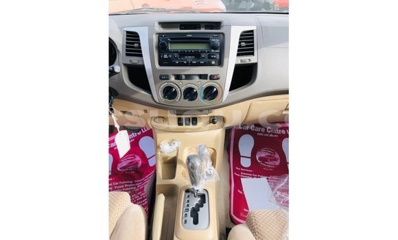 Sayi Imported Toyota Fortuner White Mota in Import - Dubai a Burkina Faso Sayi Imported Toyota Fortuner White Mota in Import - Dubai a Burkina Faso
