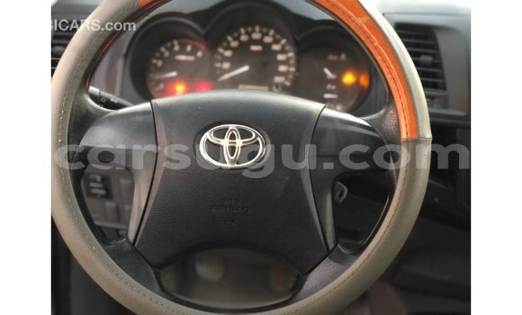 Sayi Imported Toyota Hilux Black Mota in Import - Dubai a Burkina Faso Sayi Imported Toyota Hilux Black Mota in Import - Dubai a Burkina Faso