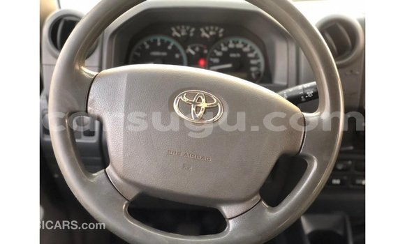 Sayi Imported Toyota Land Cruiser White Mota in Import - Dubai a Burkina Faso Sayi Imported Toyota Land Cruiser White Mota in Import - Dubai a Burkina Faso