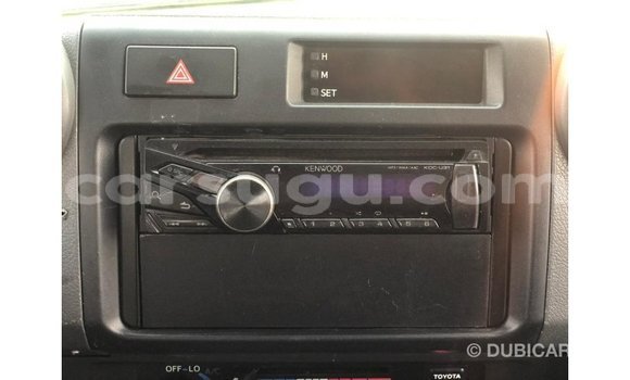 Sayi Imported Toyota Land Cruiser White Mota in Import - Dubai a Burkina Faso Sayi Imported Toyota Land Cruiser White Mota in Import - Dubai a Burkina Faso