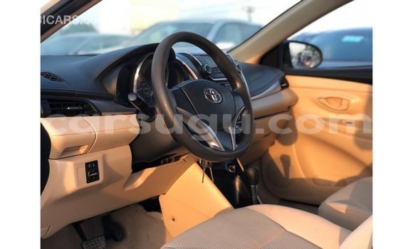 Sayi Imported Toyota Yaris White Mota in Import - Dubai a Burkina Faso Sayi Imported Toyota Yaris White Mota in Import - Dubai a Burkina Faso