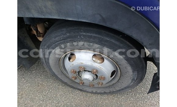 Acheter Import Utilitaire Nissan Evalia Bleu à Import - Dubai, Burkina-Faso Acheter Import Utilitaire Nissan Evalia Bleu à Import - Dubai, Burkina-Faso