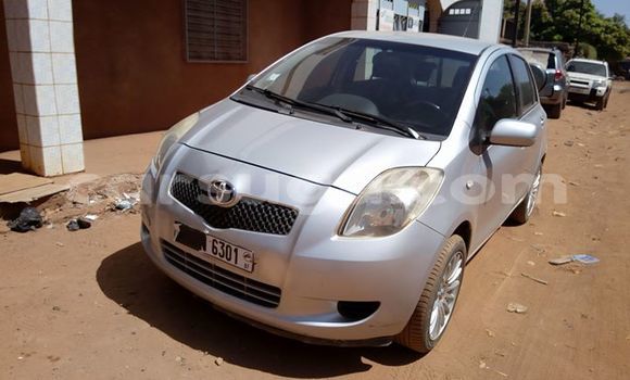 Acheter Occasion Voiture Toyota Yaris Gris à Ouagadougou, Burkina-Faso Acheter Occasion Voiture Toyota Yaris Gris à Ouagadougou, Burkina-Faso