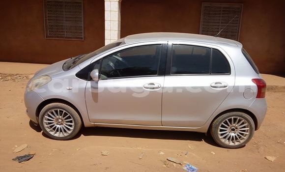 Acheter Occasion Voiture Toyota Yaris Gris à Ouagadougou, Burkina-Faso Acheter Occasion Voiture Toyota Yaris Gris à Ouagadougou, Burkina-Faso