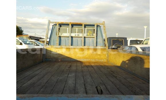 Acheter Import Utilitaire Toyota Dyna Bleu à Import - Dubai, Burkina-Faso Acheter Import Utilitaire Toyota Dyna Bleu à Import - Dubai, Burkina-Faso