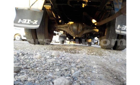 Acheter Import Utilitaire Toyota Dyna Bleu à Import - Dubai, Burkina-Faso Acheter Import Utilitaire Toyota Dyna Bleu à Import - Dubai, Burkina-Faso