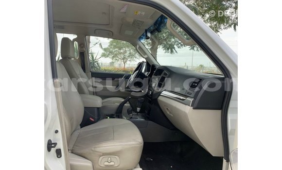 Sayi Imported Mitsubishi Pajero White Mota in Import - Dubai a Burkina Faso Sayi Imported Mitsubishi Pajero White Mota in Import - Dubai a Burkina Faso