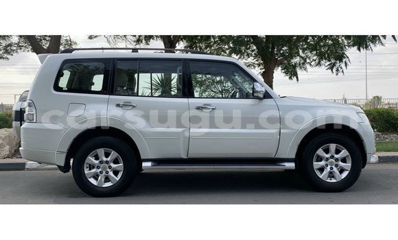 Sayi Imported Mitsubishi Pajero White Mota in Import - Dubai a Burkina Faso Sayi Imported Mitsubishi Pajero White Mota in Import - Dubai a Burkina Faso