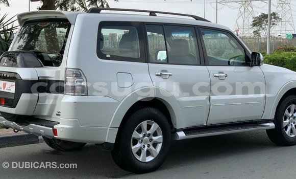Sayi Imported Mitsubishi Pajero White Mota in Import - Dubai a Burkina Faso Sayi Imported Mitsubishi Pajero White Mota in Import - Dubai a Burkina Faso