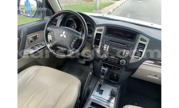 Sayi Imported Mitsubishi Pajero White Mota in Import - Dubai a Burkina Faso Sayi Imported Mitsubishi Pajero White Mota in Import - Dubai a Burkina Faso