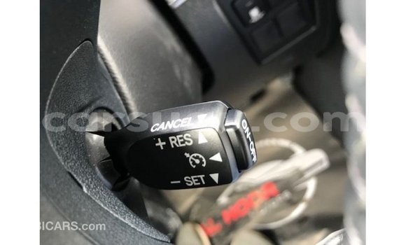 Sayi Imported Toyota Land Cruiser White Mota in Import - Dubai a Burkina Faso Sayi Imported Toyota Land Cruiser White Mota in Import - Dubai a Burkina Faso