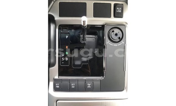 Sayi Imported Toyota Land Cruiser White Mota in Import - Dubai a Burkina Faso Sayi Imported Toyota Land Cruiser White Mota in Import - Dubai a Burkina Faso