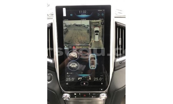 Sayi Imported Toyota Land Cruiser White Mota in Import - Dubai a Burkina Faso Sayi Imported Toyota Land Cruiser White Mota in Import - Dubai a Burkina Faso