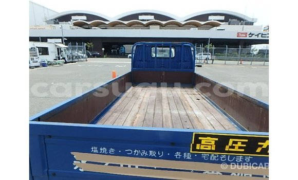 Acheter Import Utilitaire Toyota HiAce Bleu à Import - Dubai, Burkina-Faso Acheter Import Utilitaire Toyota HiAce Bleu à Import - Dubai, Burkina-Faso