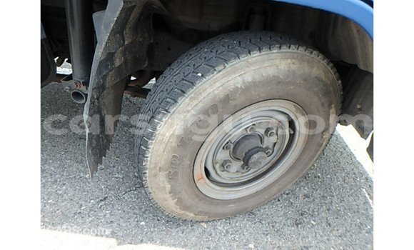 Acheter Import Utilitaire Toyota HiAce Bleu à Import - Dubai, Burkina-Faso Acheter Import Utilitaire Toyota HiAce Bleu à Import - Dubai, Burkina-Faso