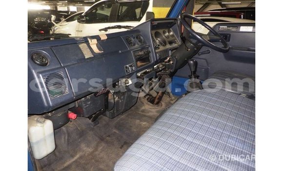 Acheter Import Utilitaire Toyota HiAce Bleu à Import - Dubai, Burkina-Faso Acheter Import Utilitaire Toyota HiAce Bleu à Import - Dubai, Burkina-Faso