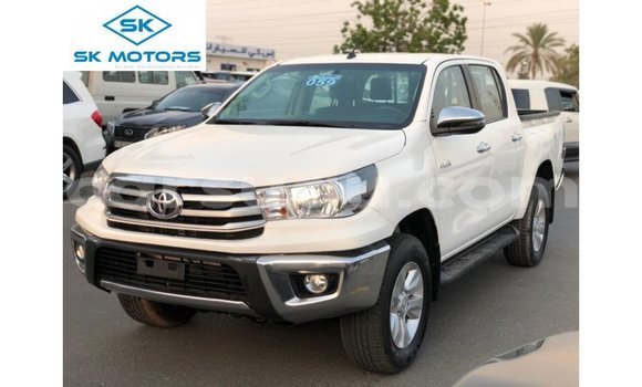 Sayi Imported Toyota Hilux White Mota in Import - Dubai a Burkina Faso Sayi Imported Toyota Hilux White Mota in Import - Dubai a Burkina Faso
