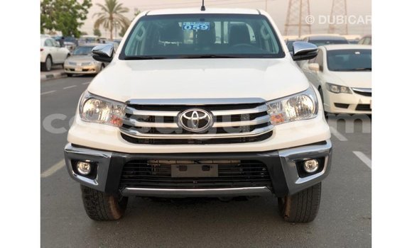 Sayi Imported Toyota Hilux White Mota in Import - Dubai a Burkina Faso Sayi Imported Toyota Hilux White Mota in Import - Dubai a Burkina Faso