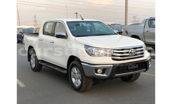 Sayi Imported Toyota Hilux White Mota in Import - Dubai a Burkina Faso Sayi Imported Toyota Hilux White Mota in Import - Dubai a Burkina Faso