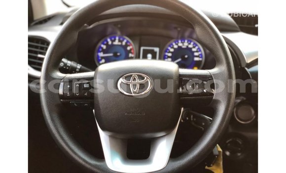 Sayi Imported Toyota Hilux White Mota in Import - Dubai a Burkina Faso Sayi Imported Toyota Hilux White Mota in Import - Dubai a Burkina Faso