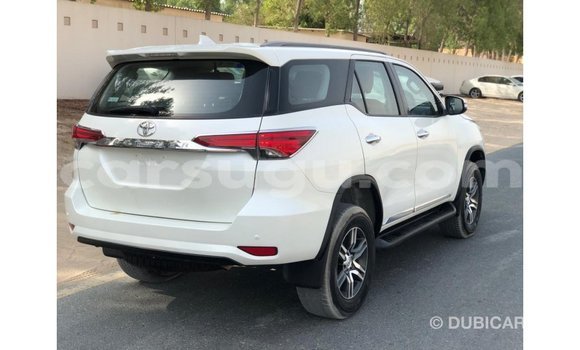Sayi Imported Toyota Fortuner White Mota in Import - Dubai a Burkina Faso Sayi Imported Toyota Fortuner White Mota in Import - Dubai a Burkina Faso