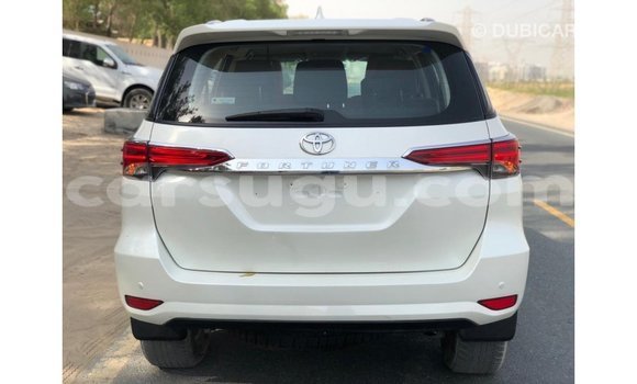 Sayi Imported Toyota Fortuner White Mota in Import - Dubai a Burkina Faso Sayi Imported Toyota Fortuner White Mota in Import - Dubai a Burkina Faso