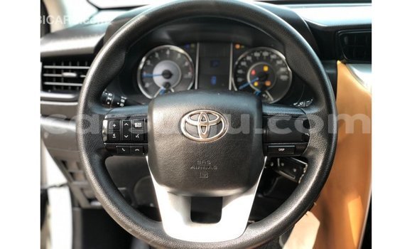 Sayi Imported Toyota Fortuner White Mota in Import - Dubai a Burkina Faso Sayi Imported Toyota Fortuner White Mota in Import - Dubai a Burkina Faso