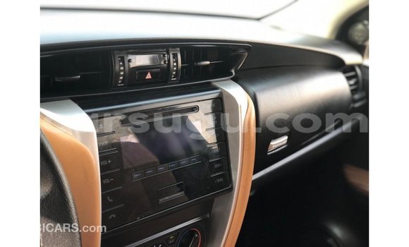 Sayi Imported Toyota Fortuner White Mota in Import - Dubai a Burkina Faso Sayi Imported Toyota Fortuner White Mota in Import - Dubai a Burkina Faso