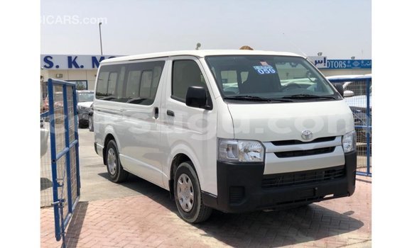 Sayi Imported Toyota DA White Babbar mota in Import - Dubai a Burkina Faso Sayi Imported Toyota DA White Babbar mota in Import - Dubai a Burkina Faso
