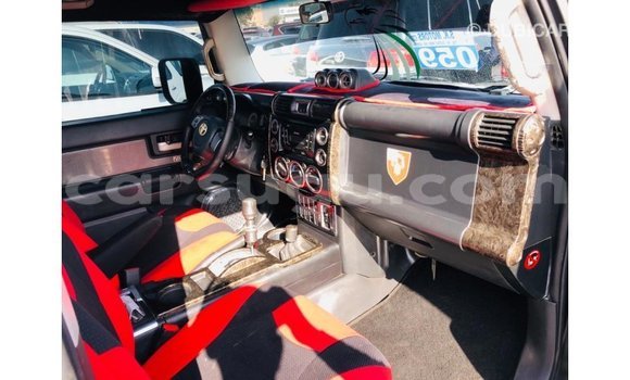 Sayi Imported Toyota FJ Cruiser Black Mota in Import - Dubai a Burkina Faso Sayi Imported Toyota FJ Cruiser Black Mota in Import - Dubai a Burkina Faso