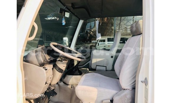 Sayi Imported Toyota Coaster White Mota in Import - Dubai a Burkina Faso Sayi Imported Toyota Coaster White Mota in Import - Dubai a Burkina Faso