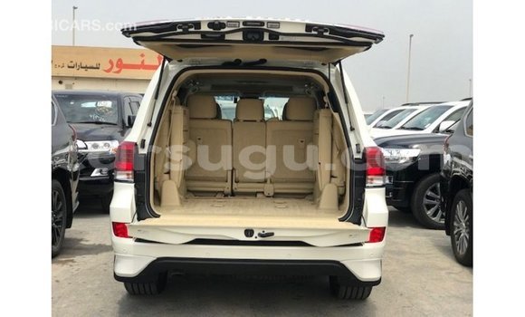 Sayi Imported Toyota Land Cruiser White Mota in Import - Dubai a Burkina Faso Sayi Imported Toyota Land Cruiser White Mota in Import - Dubai a Burkina Faso