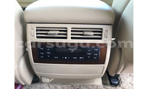 Sayi Imported Toyota Land Cruiser White Mota in Import - Dubai a Burkina Faso Sayi Imported Toyota Land Cruiser White Mota in Import - Dubai a Burkina Faso