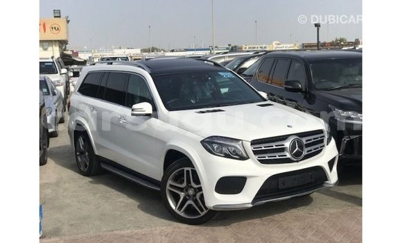 Sayi Imported Mercedes-Benz 190 White Mota in Import - Dubai a Burkina Faso Sayi Imported Mercedes-Benz 190 White Mota in Import - Dubai a Burkina Faso
