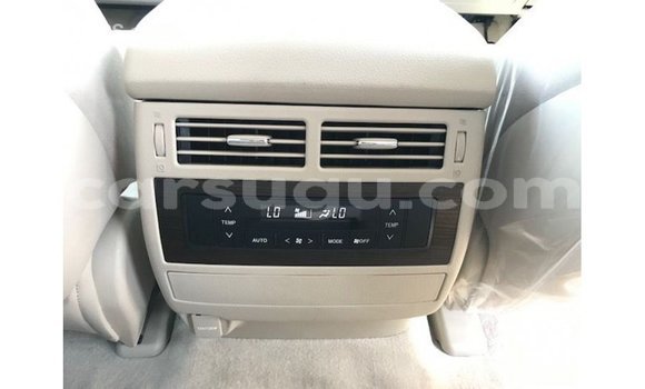 Sayi Imported Toyota Land Cruiser White Mota in Import - Dubai a Burkina Faso Sayi Imported Toyota Land Cruiser White Mota in Import - Dubai a Burkina Faso