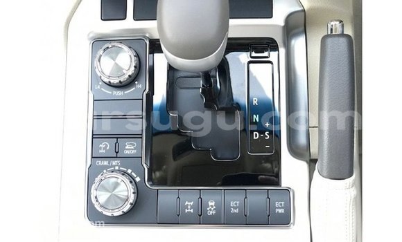 Sayi Imported Toyota Land Cruiser White Mota in Import - Dubai a Burkina Faso Sayi Imported Toyota Land Cruiser White Mota in Import - Dubai a Burkina Faso