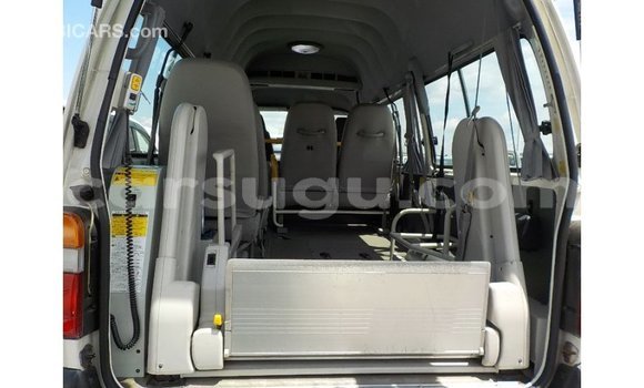 Sayi Imported Toyota Hiace White Mota in Import - Dubai a Burkina Faso Sayi Imported Toyota Hiace White Mota in Import - Dubai a Burkina Faso