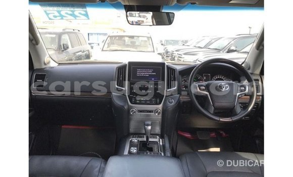 Sayi Imported Toyota Land Cruiser White Mota in Import - Dubai a Burkina Faso Sayi Imported Toyota Land Cruiser White Mota in Import - Dubai a Burkina Faso