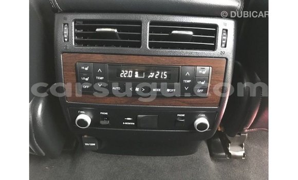 Sayi Imported Toyota Land Cruiser White Mota in Import - Dubai a Burkina Faso Sayi Imported Toyota Land Cruiser White Mota in Import - Dubai a Burkina Faso