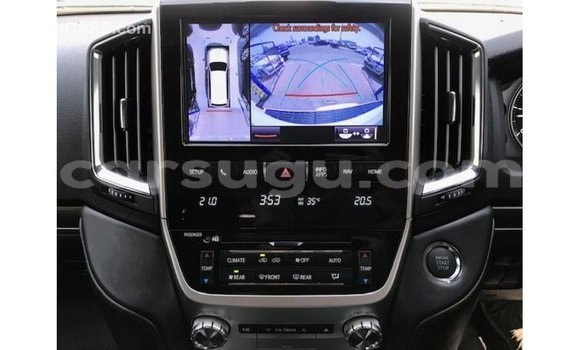 Sayi Imported Toyota Land Cruiser White Mota in Import - Dubai a Burkina Faso Sayi Imported Toyota Land Cruiser White Mota in Import - Dubai a Burkina Faso