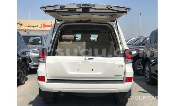 Sayi Imported Toyota Land Cruiser White Mota in Import - Dubai a Burkina Faso Sayi Imported Toyota Land Cruiser White Mota in Import - Dubai a Burkina Faso