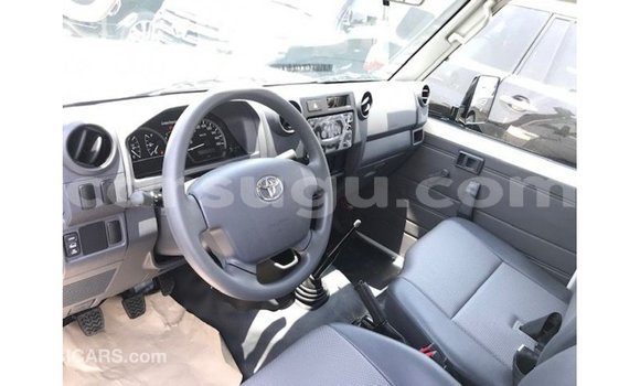 Sayi Imported Toyota Land Cruiser White Mota in Import - Dubai a Burkina Faso Sayi Imported Toyota Land Cruiser White Mota in Import - Dubai a Burkina Faso
