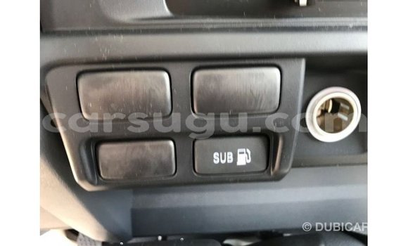 Sayi Imported Toyota Land Cruiser White Mota in Import - Dubai a Burkina Faso Sayi Imported Toyota Land Cruiser White Mota in Import - Dubai a Burkina Faso