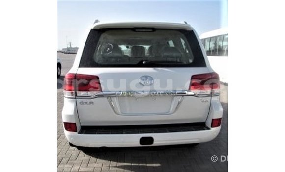 Acheter Import Voiture Toyota Land Cruiser Blanc à Import - Dubai, Burkina-Faso Acheter Import Voiture Toyota Land Cruiser Blanc à Import - Dubai, Burkina-Faso