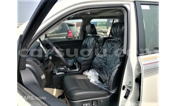 Acheter Import Voiture Toyota Land Cruiser Blanc à Import - Dubai, Burkina-Faso Acheter Import Voiture Toyota Land Cruiser Blanc à Import - Dubai, Burkina-Faso