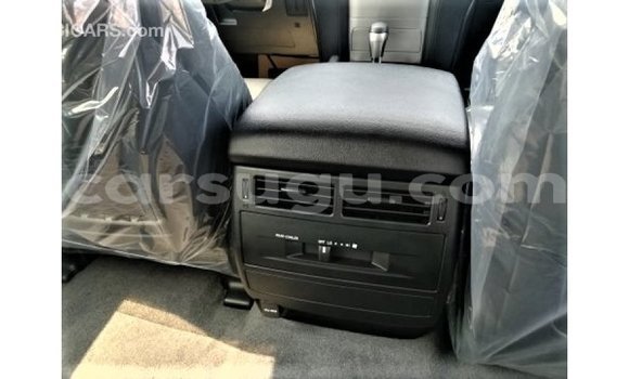 Acheter Import Voiture Toyota Land Cruiser Blanc à Import - Dubai, Burkina-Faso Acheter Import Voiture Toyota Land Cruiser Blanc à Import - Dubai, Burkina-Faso