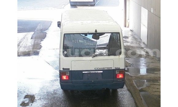 Sayi Imported Toyota Coaster White Mota in Import - Dubai a Burkina Faso Sayi Imported Toyota Coaster White Mota in Import - Dubai a Burkina Faso