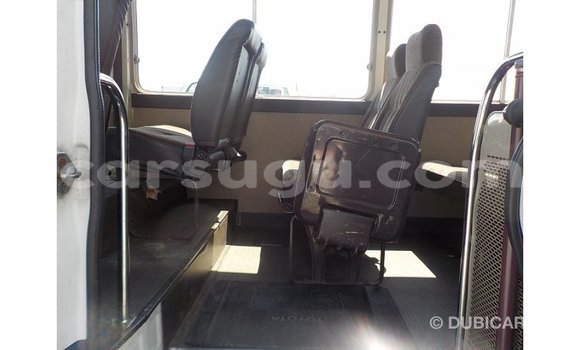 Sayi Imported Toyota Coaster White Mota in Import - Dubai a Burkina Faso Sayi Imported Toyota Coaster White Mota in Import - Dubai a Burkina Faso
