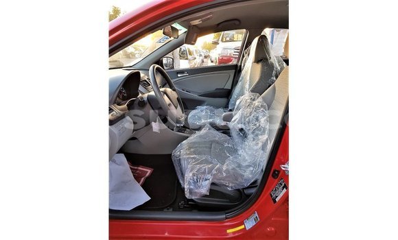 Sayi Imported Hyundai Accent Red Mota in Import - Dubai a Burkina Faso Sayi Imported Hyundai Accent Red Mota in Import - Dubai a Burkina Faso